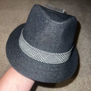 Infant rising star hat.
